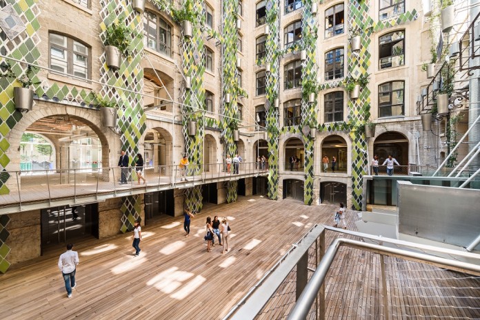 cour-grand-place-vegetale-docks