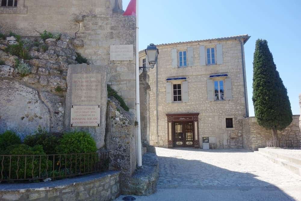 Baux de Provence, Guide de Provence &#8211; Découvrez les Baux-de-Provence, l’un des plus beaux villages de France, Made in Marseille