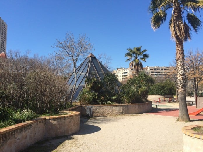 pyramide-puit-lumiere-metro-prado