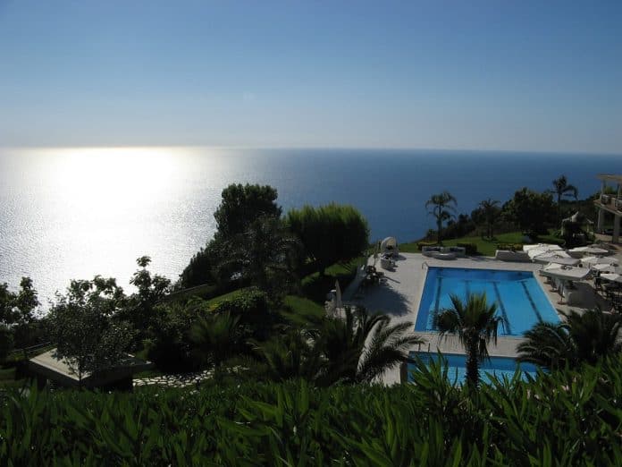 meilleur-restaurant-piscine-terrasse-baignade