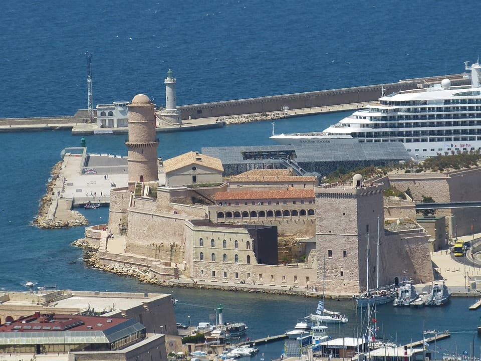 , Analyse – Que font les élus pour limiter la pollution des bateaux de croisières ?, Made in Marseille