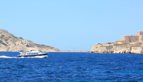 Une navette en route vers le Vieux-Port depuis la Pointe Rouge