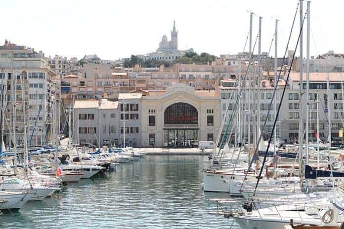 theatre-criee-vieux-port