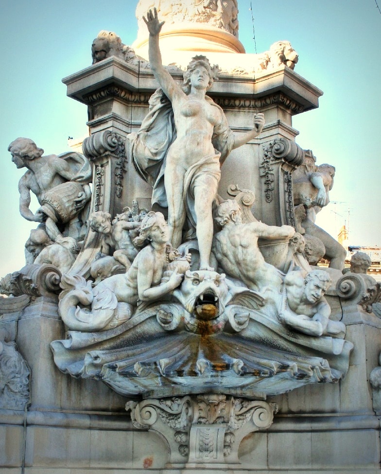 , Découvrez la place Castellane et sa fontaine, Made in Marseille