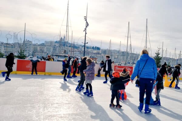 Spectacles piste de luge patinoire marchés Le programme du Noël