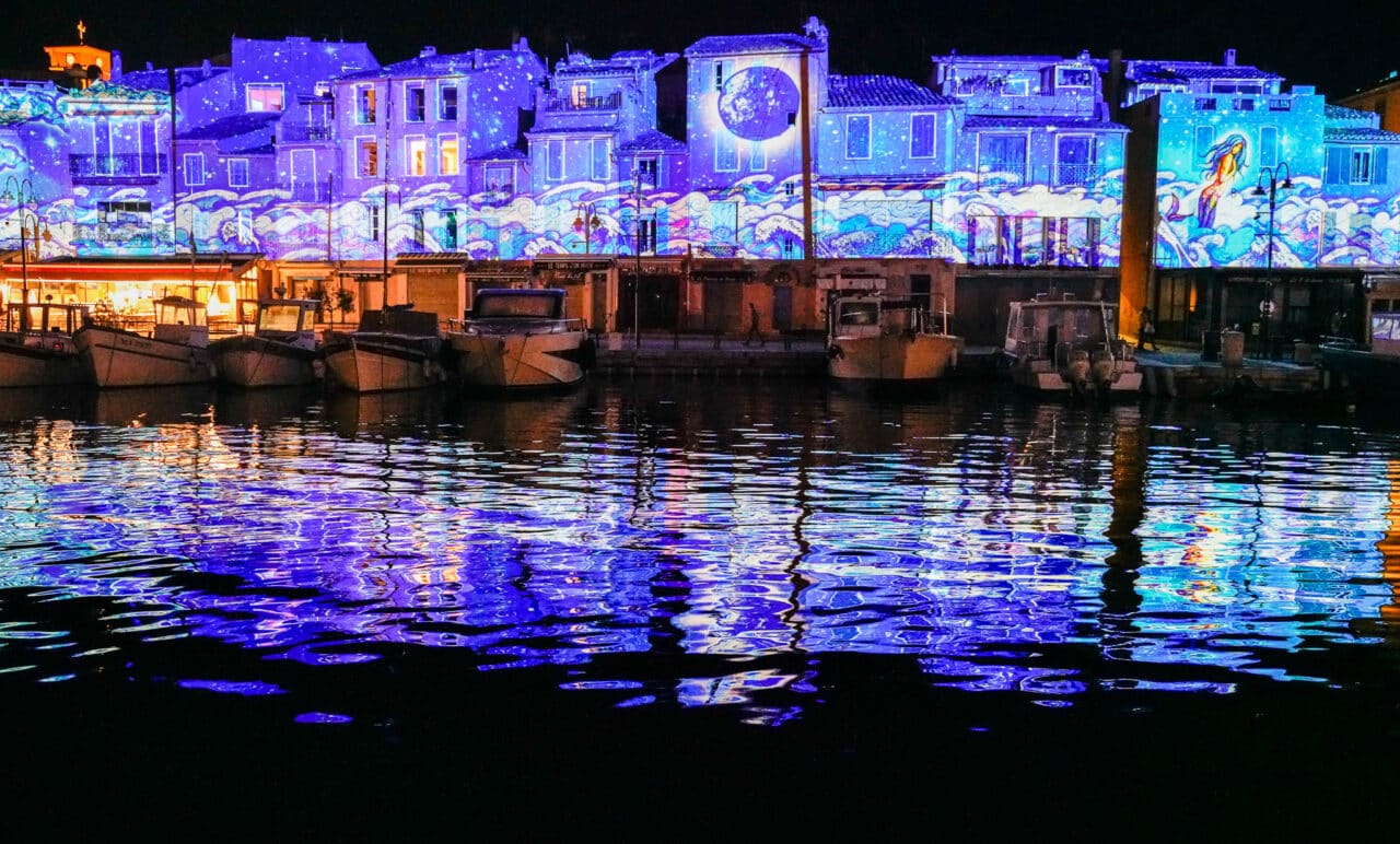 Un Grand Spectacle Lumineux Sur Les Fa Ades Du Port De Cassis Tous Les