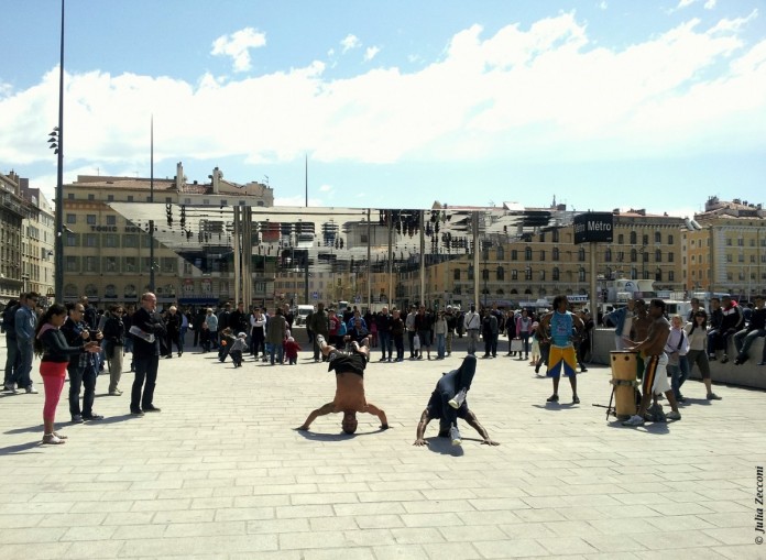 vieux-port-marseille-ombriere-miroir