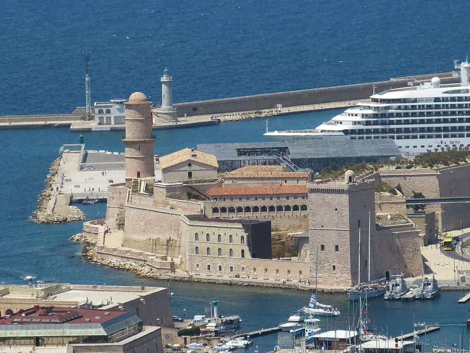 escales zéro fumée, « Escales zéro fumée » : la Région veut brancher à quai les navires de croisière, Made in Marseille