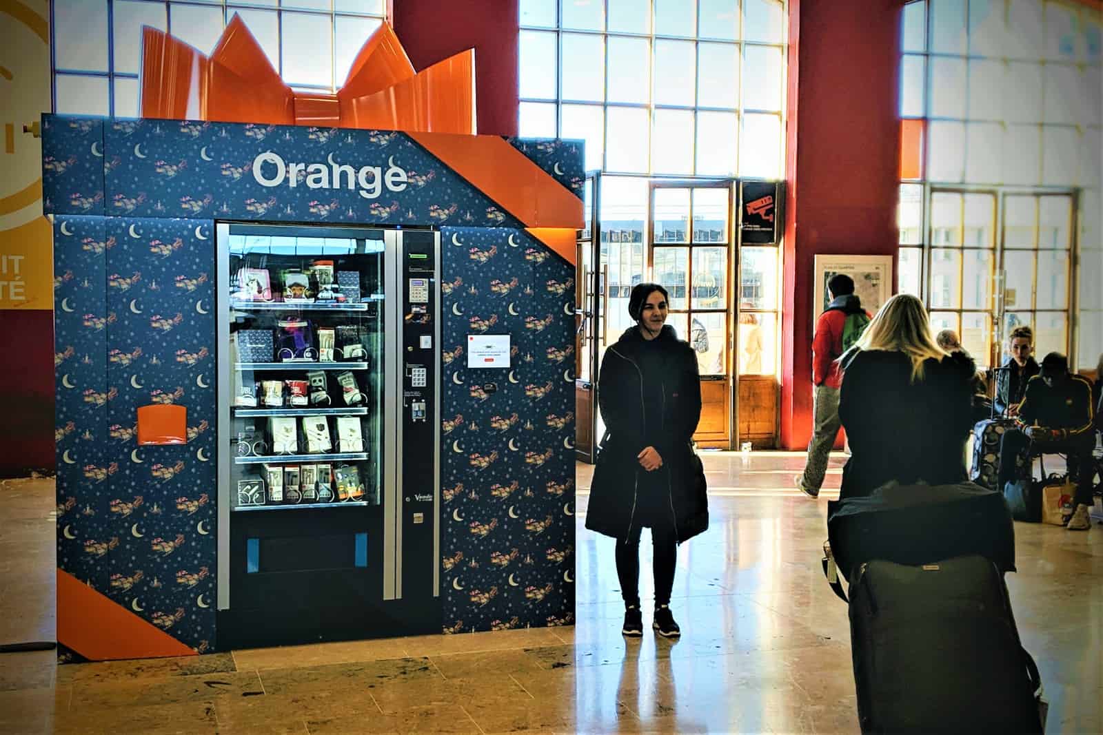 , Pour noël, Orange installe un distributeur de cadeaux connectés à la gare Saint-Charles !, Made in Marseille