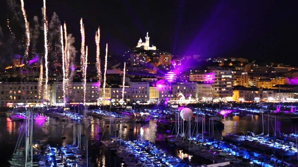 , Un feu d&#8217;artifice avec spectacle son et lumière sur le Vieux-Port fin juin, Made in Marseille
