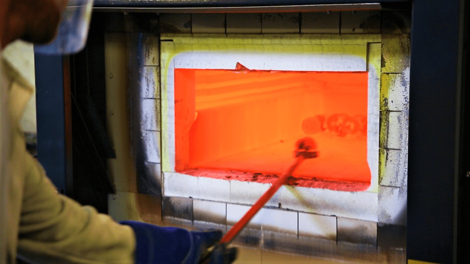 Boule bleue Découvrez la plus vieille fabrique de boules de pétanque