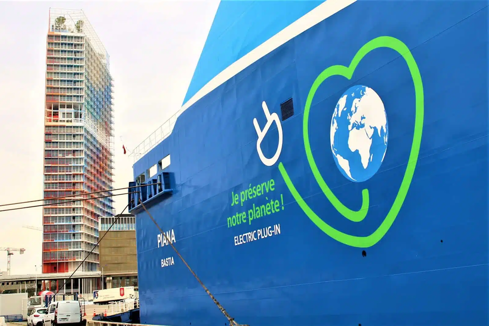 croisières, Contre la pollution, la Région promet « 45% des croisières branchées à quai en 2025 », Made in Marseille