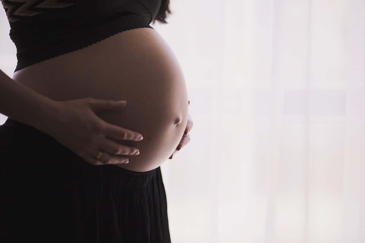 , Mesures barrières maximales pour les femmes enceintes, considérées « à risque », Made in Marseille