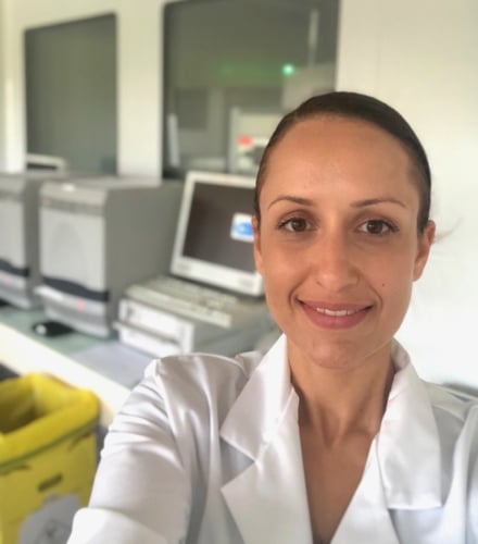 , Témoignage : Sabine Aguad transporte les tests Covid-19 entre l’Hôpital Nord et l’IHU, Made in Marseille
