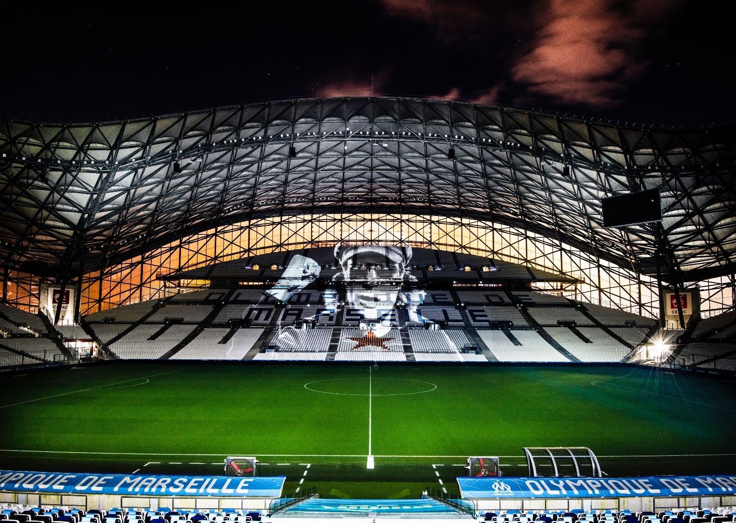 , Des visages de supporters projetés en format XXL ont illuminé le Vélodrome, Made in Marseille