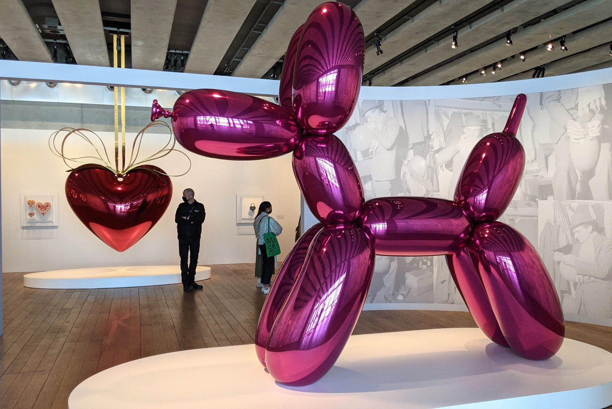, Vidéo : L&#8217;exposition de Jeff Koons au Mucem se dévoile en images, Made in Marseille