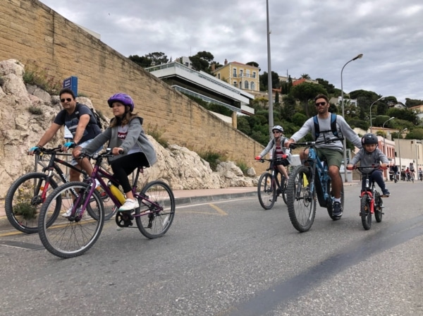 , Vidéo : Trottinettes, vélos, rollers, food-trucks&#8230; Découvrez la Corniche piétonnisée, Made in Marseille