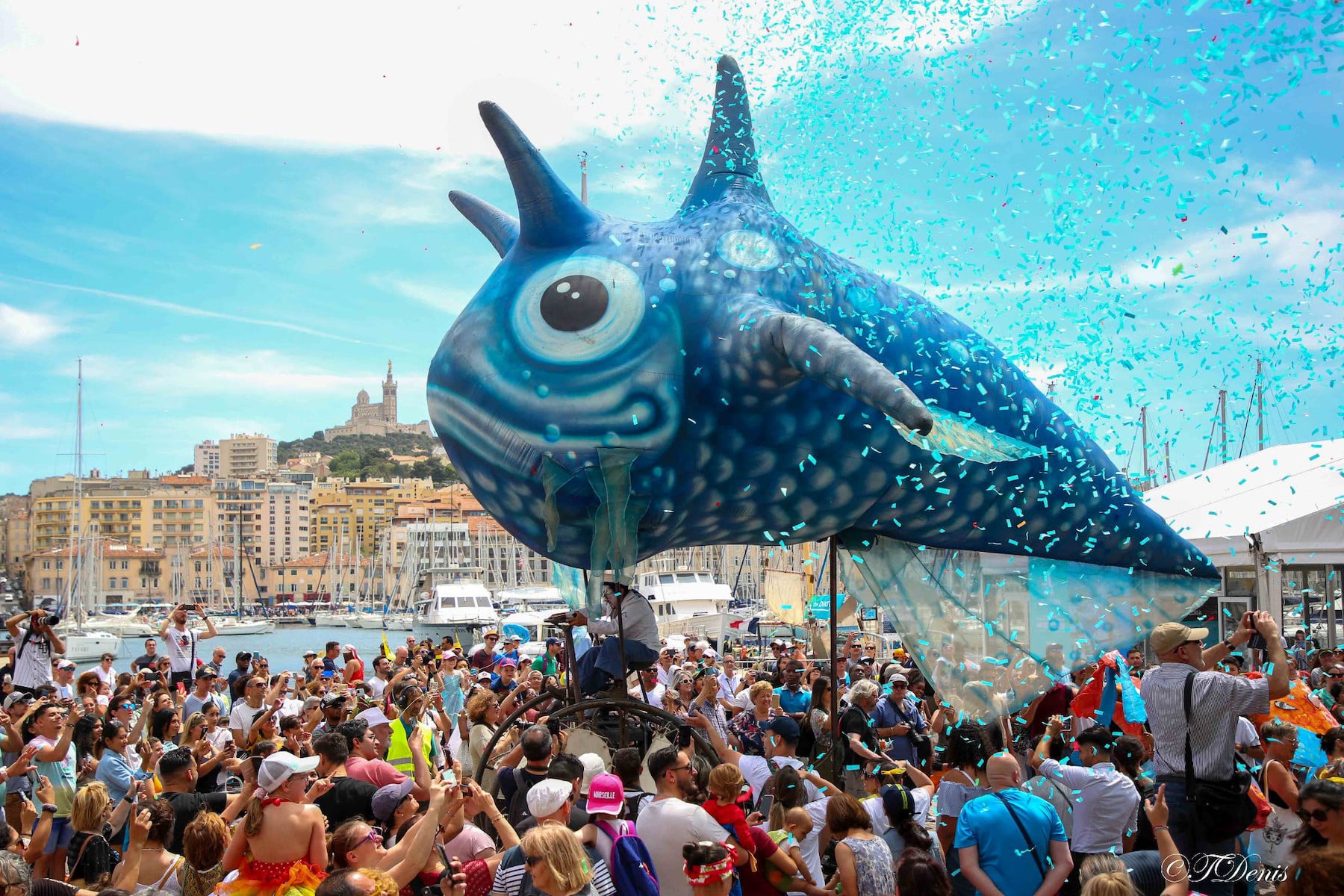 carnaval marseille, Vidéo | Echassiers, créatures fantastiques… le carnaval de Marseille revient sur le Vieux-Port, Made in Marseille