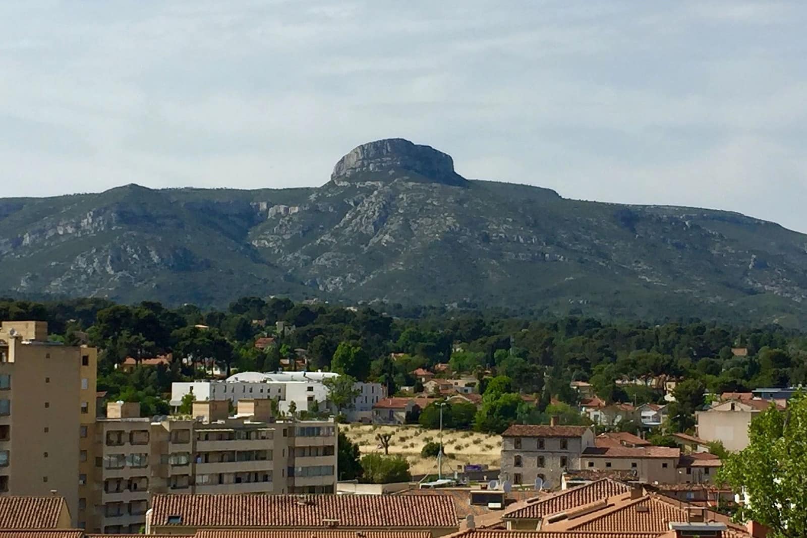 Aubagne, Aubagne : la première police municipale équipée de défibrillateurs portables en France, Made in Marseille