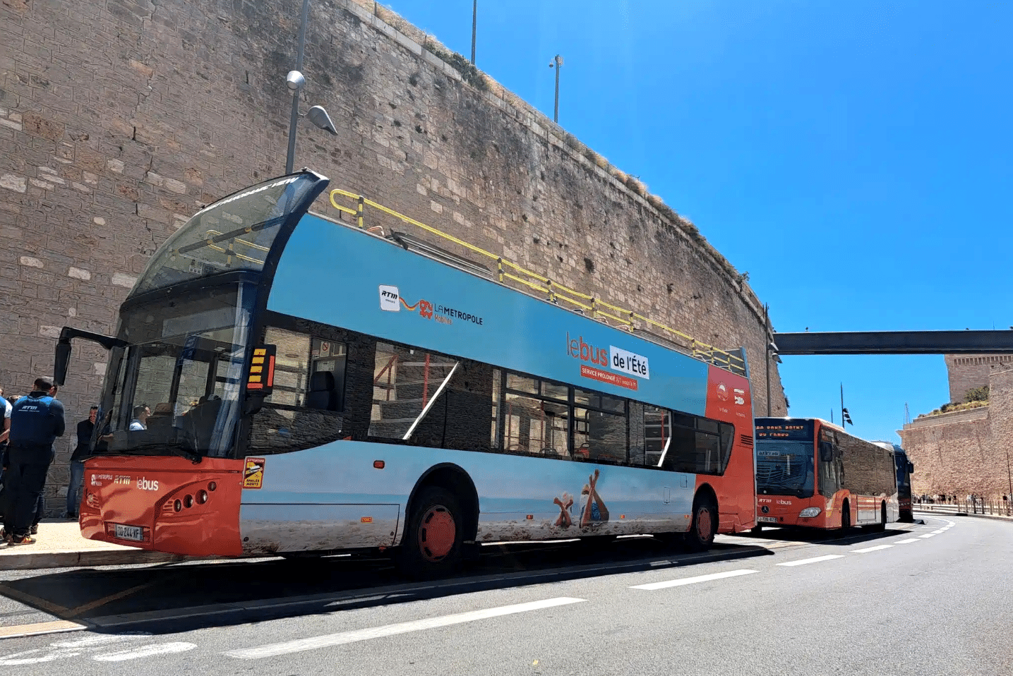 Bus à impériale, Un bus à impériale et des lignes renforcées vers le littoral pour la saison estivale, Made in Marseille