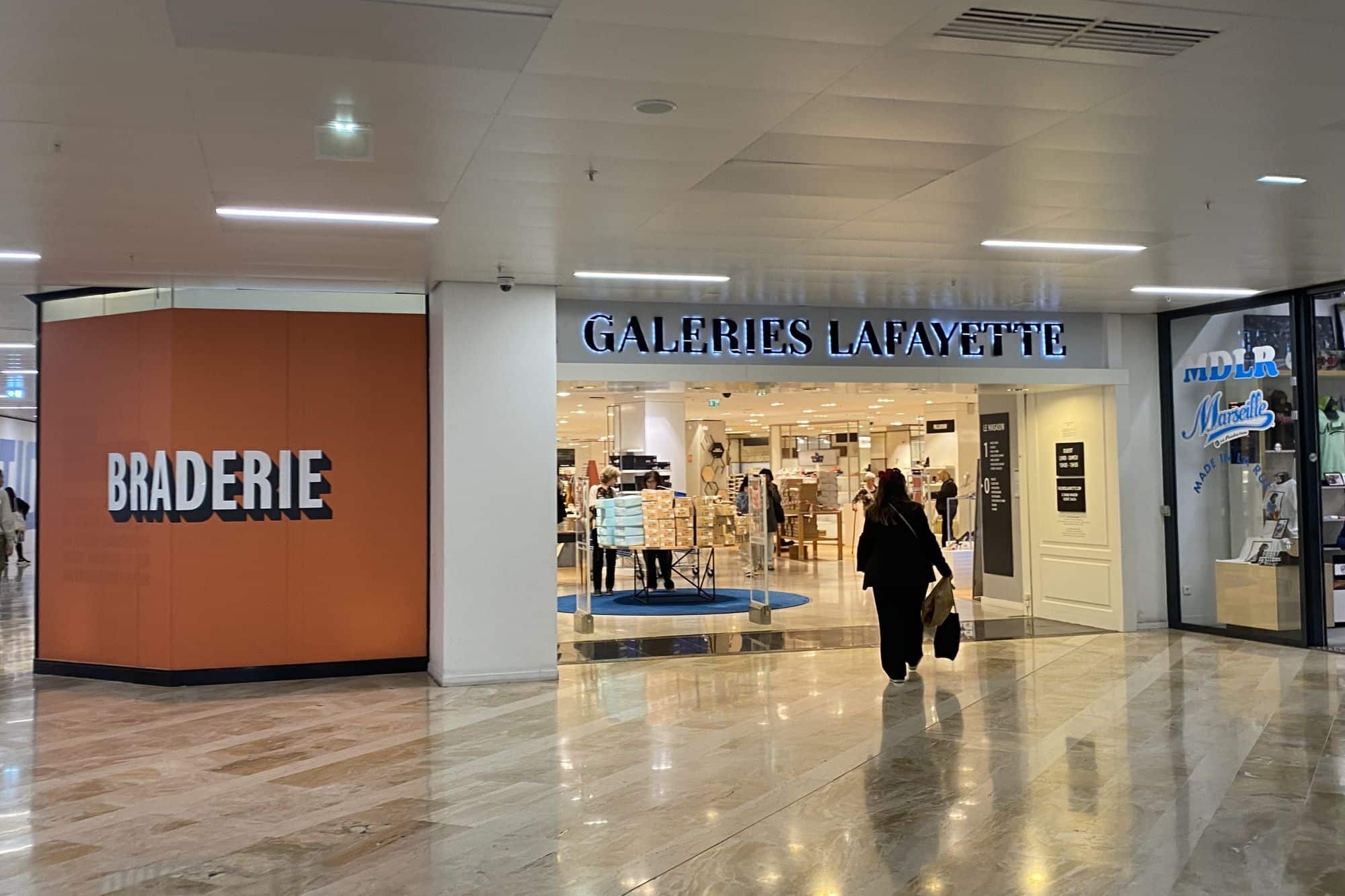 Galeries Lafayette, Au Centre Bourse, les Galeries Lafayette liquident tout avant leur fermeture définitive, Made in Marseille