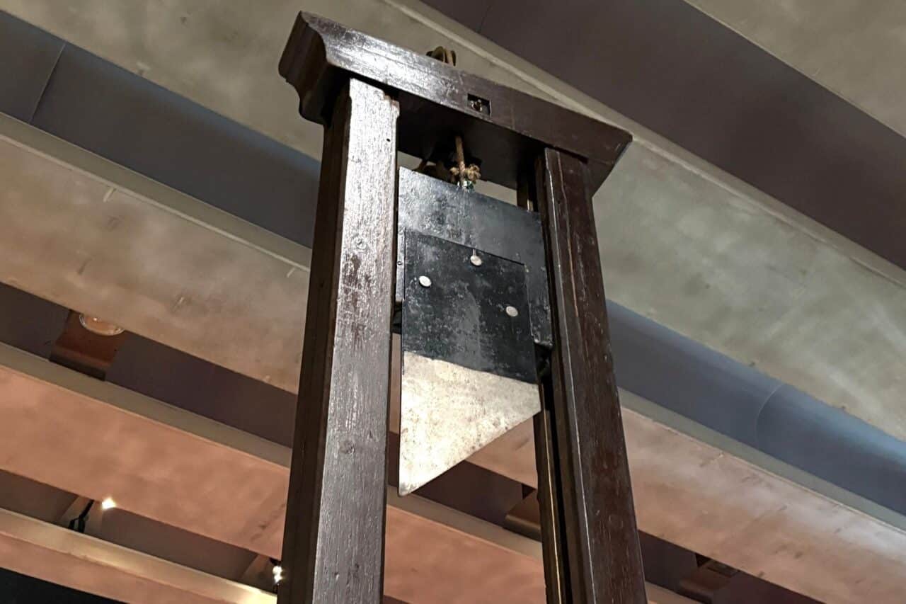guillotine, La dernière guillotine de France exposée au Mucem en hommage à Badinter, Made in Marseille