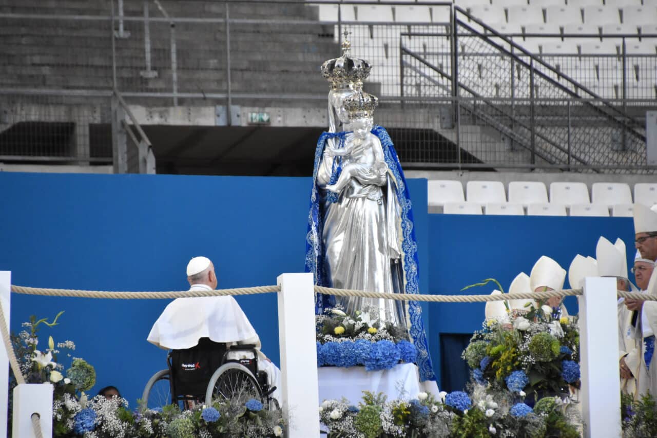 Pape François, En images | La messe du Pape François au stade Vélodrome, Made in Marseille