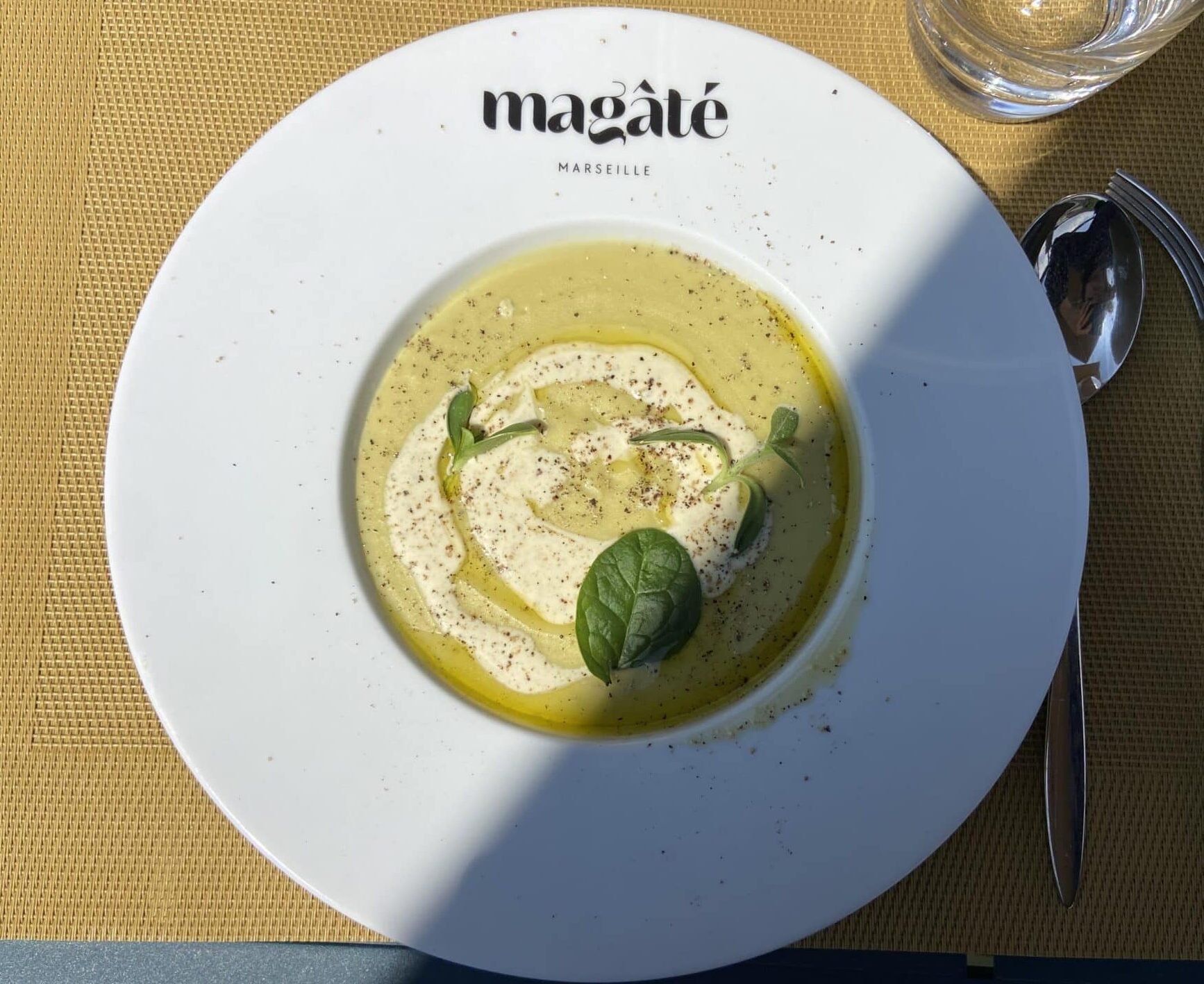 magâté, Magâté, le nouveau repaire gourmand et convivial face au Vieux-Port, Made in Marseille
