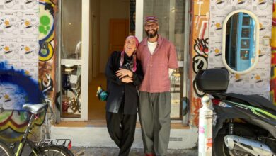 Elvira et Jawad devant Lalacafé