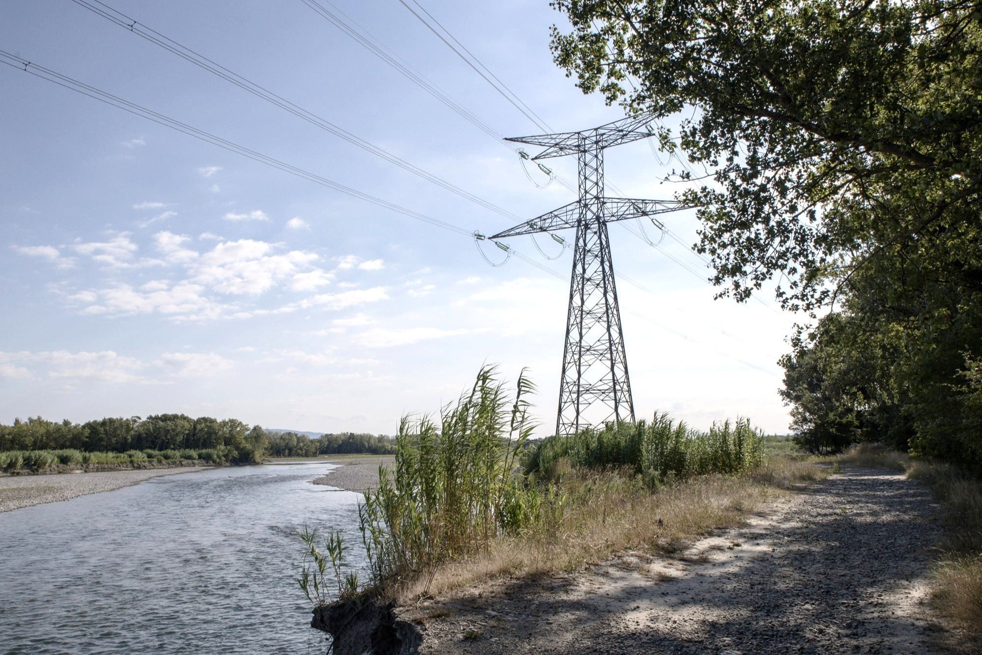 ligne aérienne, Malgré la fin de la concertation, des débats encore électriques sur la ligne aérienne vers Fos, Made in Marseille