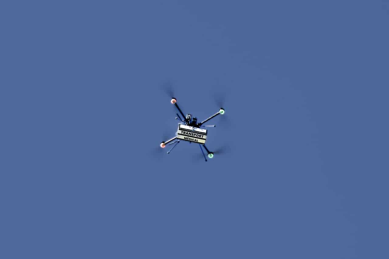 drone, Un drone effectue la première livraison médicale entre deux hôpitaux provençaux, Made in Marseille
