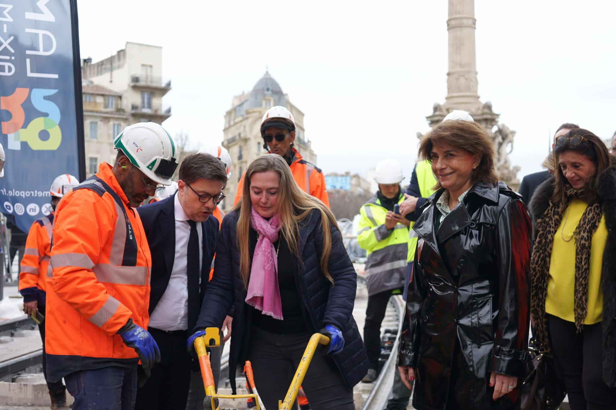 castellane, Les élus raccordent symboliquement les futures voies du tramway à Castellane, Made in Marseille