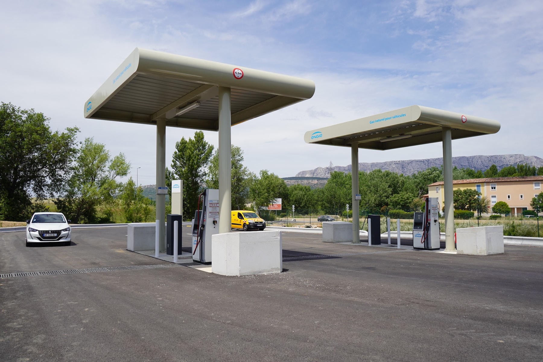 gaz naturel, À Fuveau, une station innovante fait carburer les poids lourds au gaz naturel, Made in Marseille