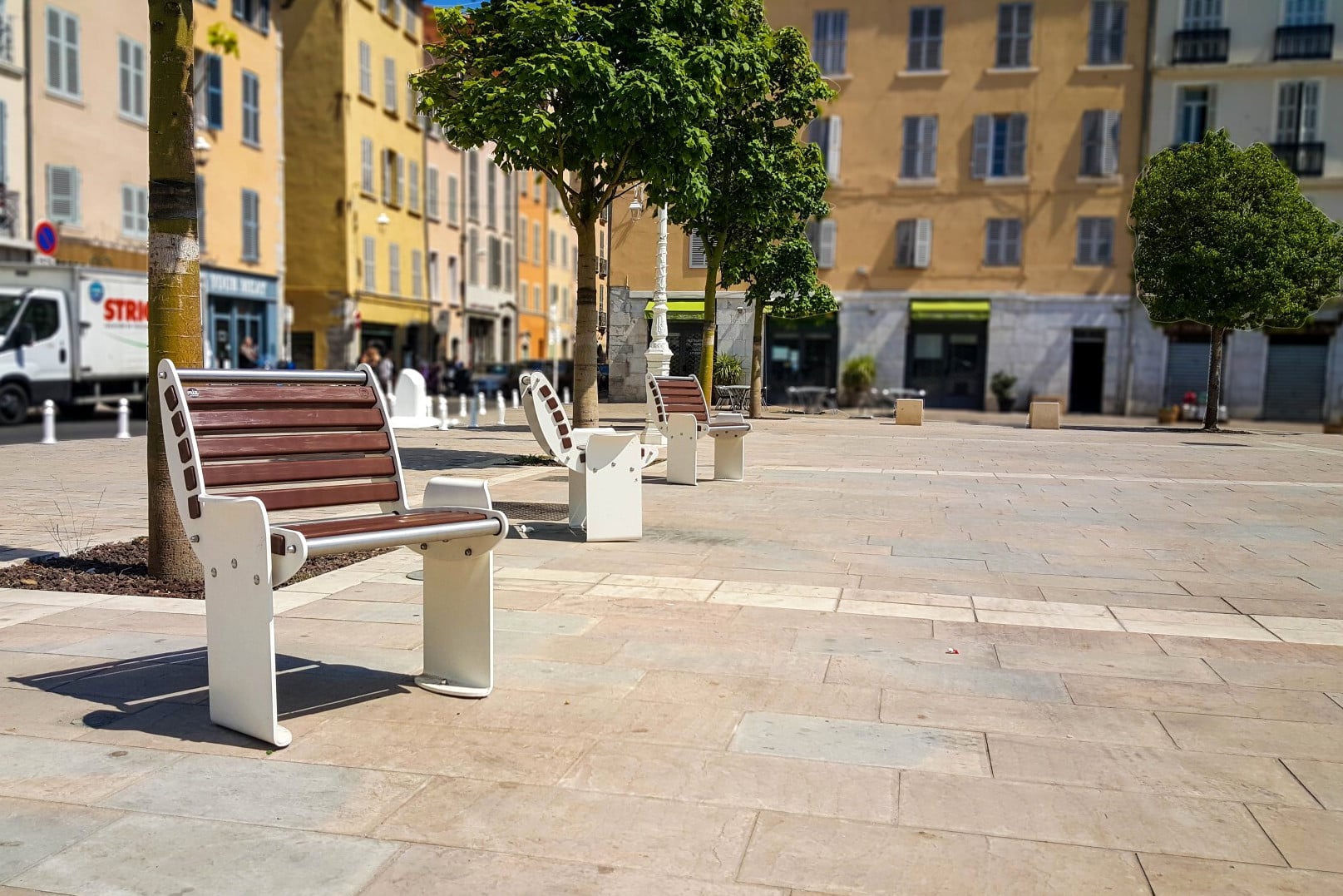 mobilier urbain, Vidéo | Du mobilier urbain fabriqué à partir de nos déchets plastiques, Made in Marseille