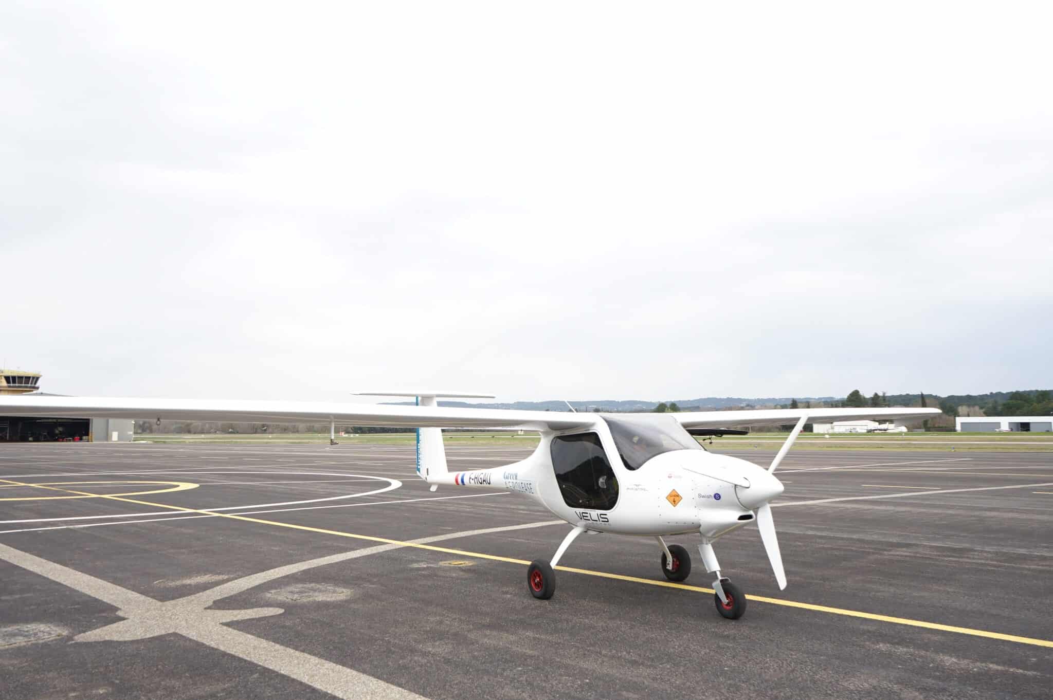 a&eacute;rodrome d'Aix-les-Milles, &Agrave; Aix-les-Milles, l&rsquo;&eacute;cole de pilotage FlyProvence fait voler ses avions &agrave; l&rsquo;&eacute;nergie solaire, Made in Marseille
