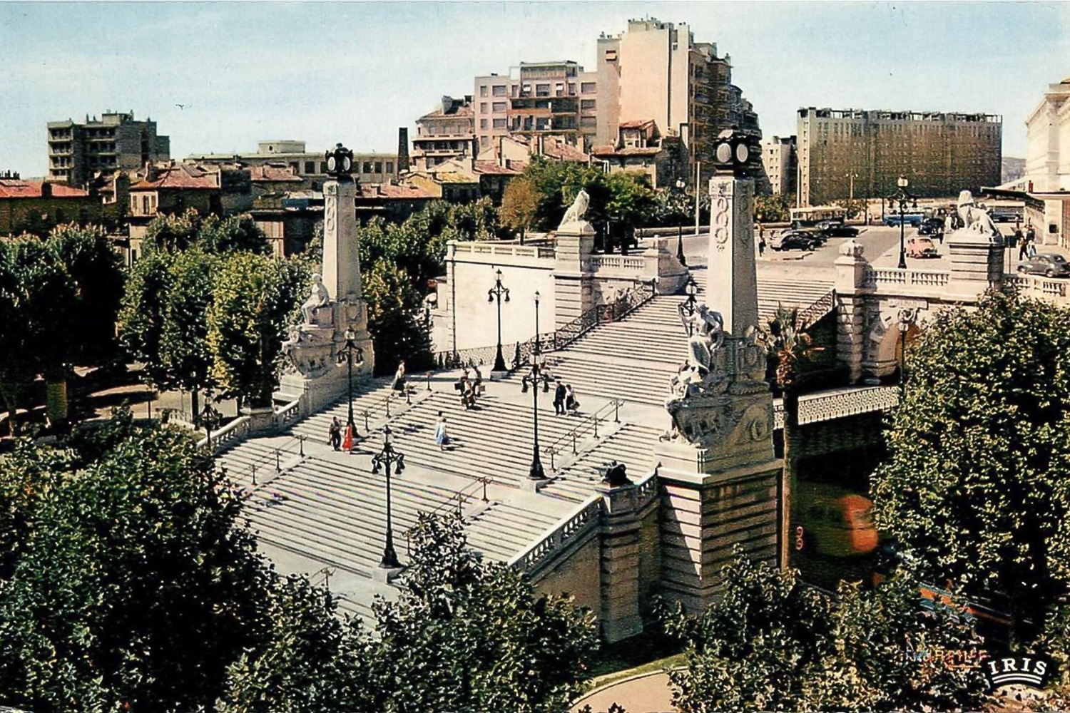place des marseillaises, Au pied de l&rsquo;escalier Saint-Charles, la place des Marseillaises s&rsquo;apprête à renaître, Made in Marseille