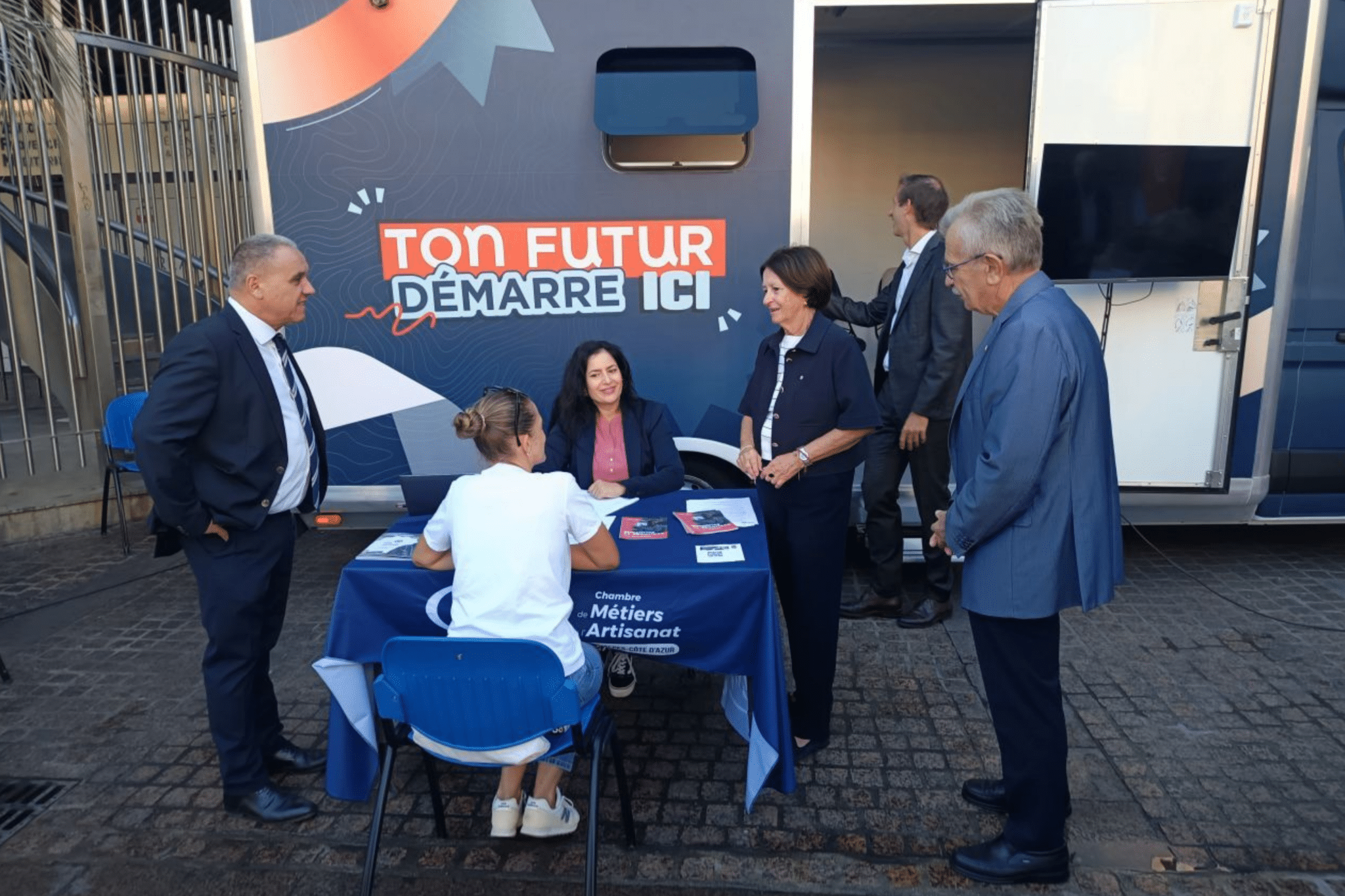 artisanat, Avec son bus itin&eacute;rant, la Chambre de m&eacute;tiers vient &agrave; la rencontre des artisans de la r&eacute;gion, Made in Marseille