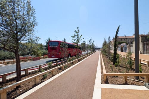 aux puces, En images | Devant le marché aux puces, la transformation de Cap-Pinède touche au but, Made in Marseille