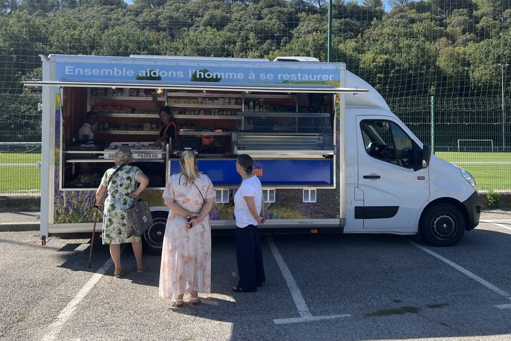 le rayon, Cette nouvelle épicerie mobile et solidaire part à la rencontre des plus démunis sur le territoire, Made in Marseille