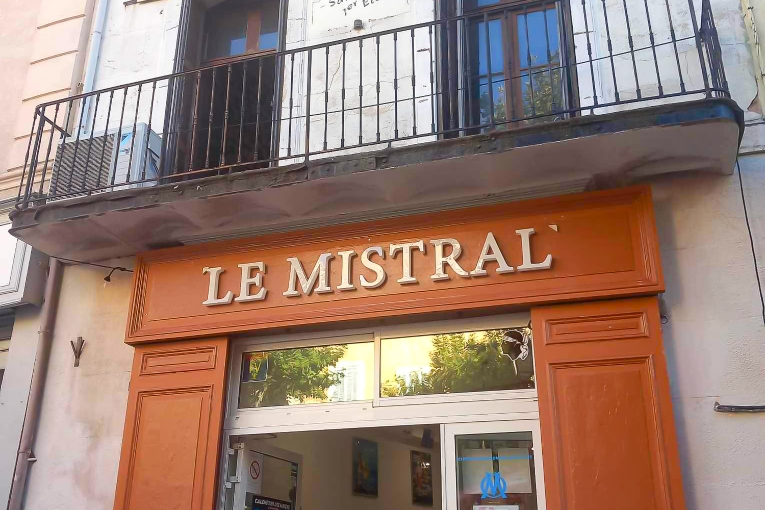 bar le mistral, Retour de Plus belle la vie : le premier épisode diffusé au bar Le Mistral à Allauch, Made in Marseille