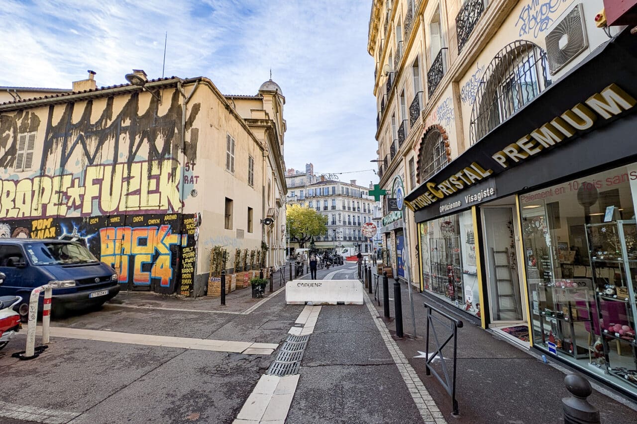 place notre-dame-du-mont, La place Notre-Dame du Mont termine sa piétonnisation totale jusqu&rsquo;à l&rsquo;église, Made in Marseille