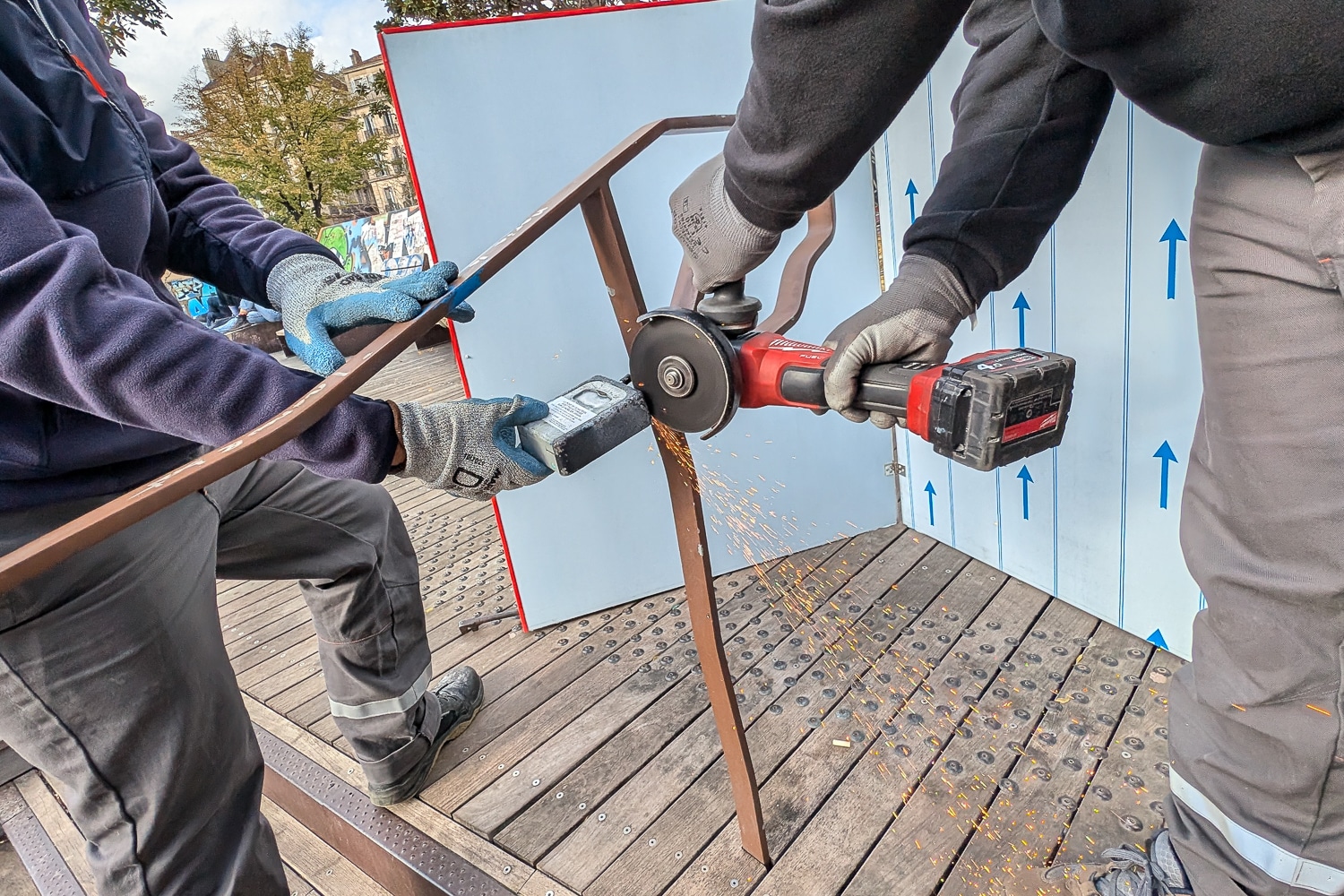 boîtes à clés, Vidéo | Les boîtes à clés Airbnb chassées à la disqueuse par la mairie de Marseille, Made in Marseille