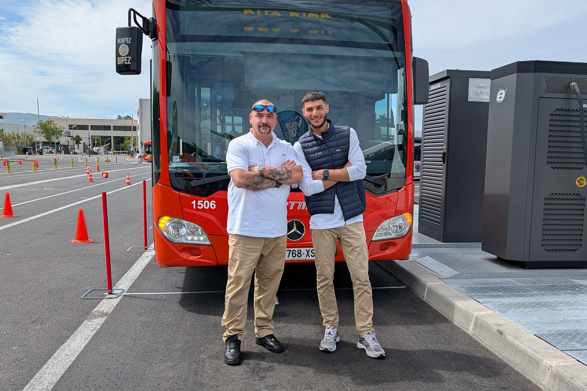 chauffeur, Vid&eacute;o | Qui est le meilleur chauffeur de bus de Marseille qui va d&eacute;fier la France &agrave; Paris ?, Made in Marseille