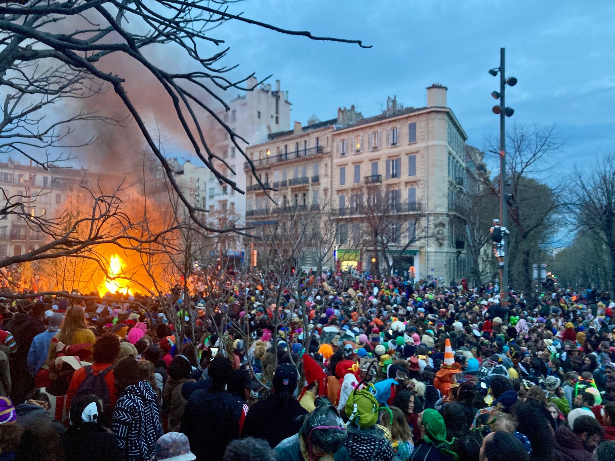 carnaval de la Plaine, Le carnaval de la Plaine interdit après 19h ce dimanche soir, Made in Marseille