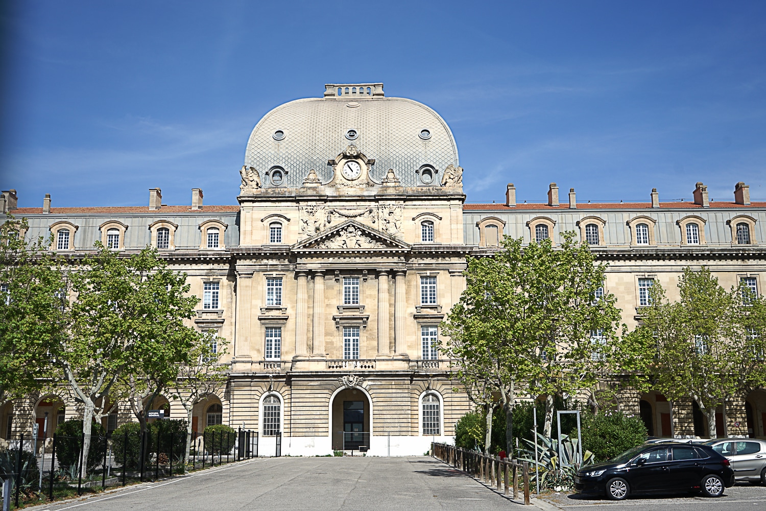 caserne du muy, Le maire de Marseille veut déménager la mairie à la Caserne du Muy, Made in Marseille