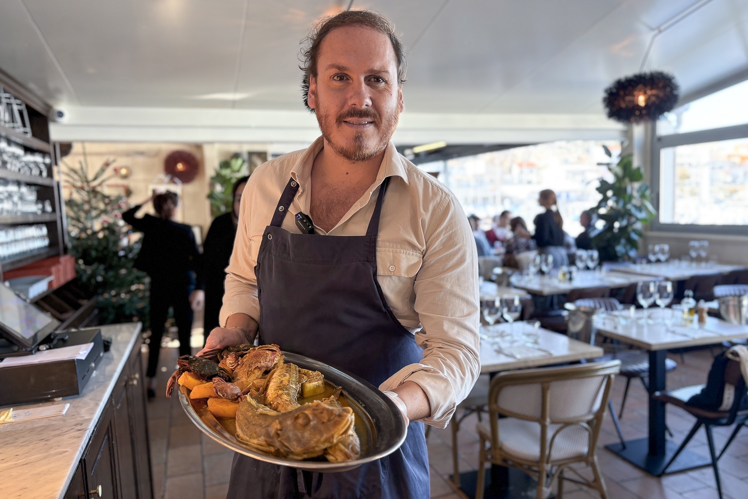 Benjamin Mathieu, Vid&eacute;o | Dans les cuisines du champion de France de la bouillabaisse, Benjamin Mathieu, Made in Marseille
