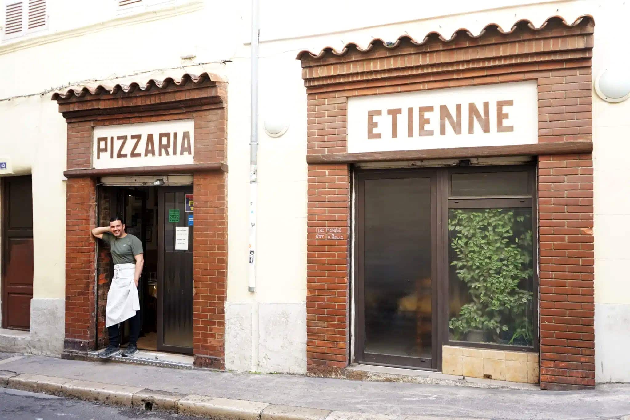 Chez Etienne, Chez Etienne, l&rsquo;institution de la pizza marseillaise dans le Panier depuis 1943, Made in Marseille