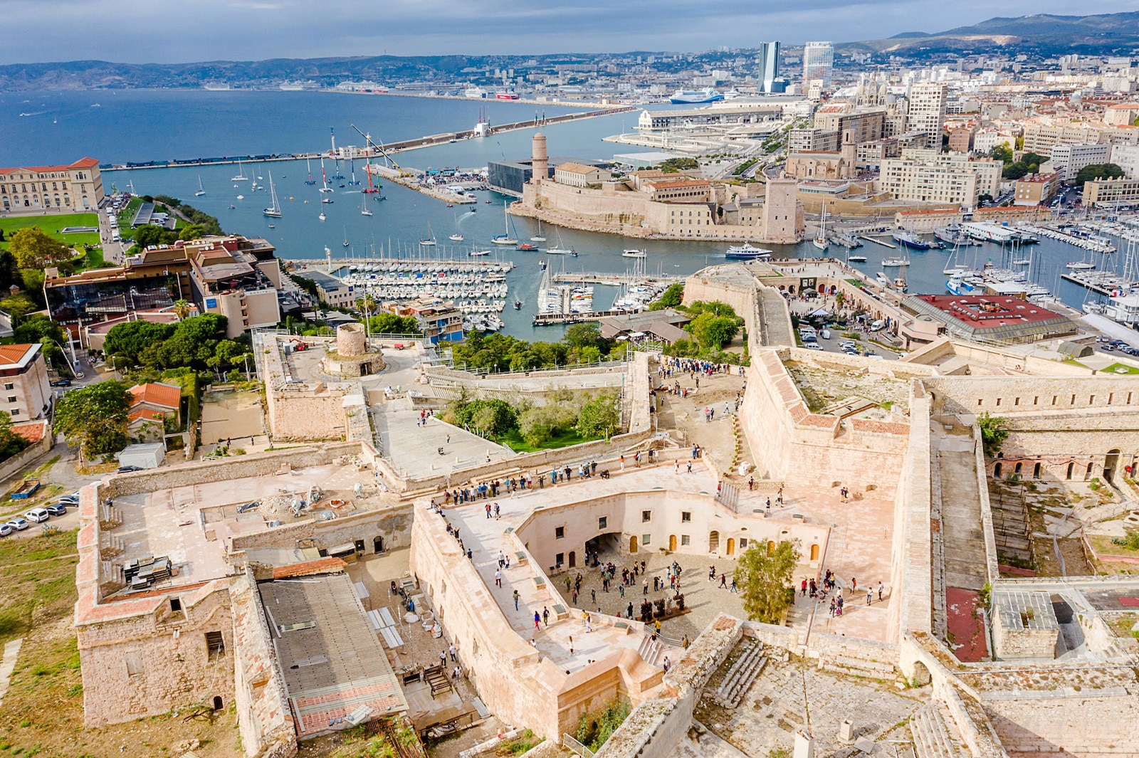 livre, Le Salon du livre métropolitain revient à la Citadelle pour une seconde édition, Made in Marseille