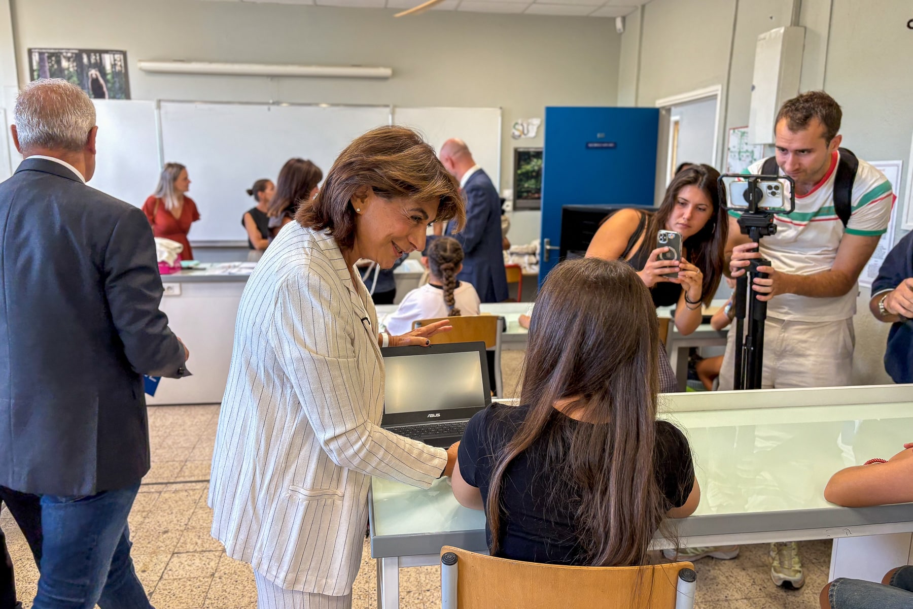 rentr&eacute;e, Le D&eacute;partement fait sa rentr&eacute;e dans le coll&egrave;ge Andr&eacute; Ch&eacute;nier &agrave; Marseille, enti&egrave;rement r&eacute;nov&eacute;, Made in Marseille