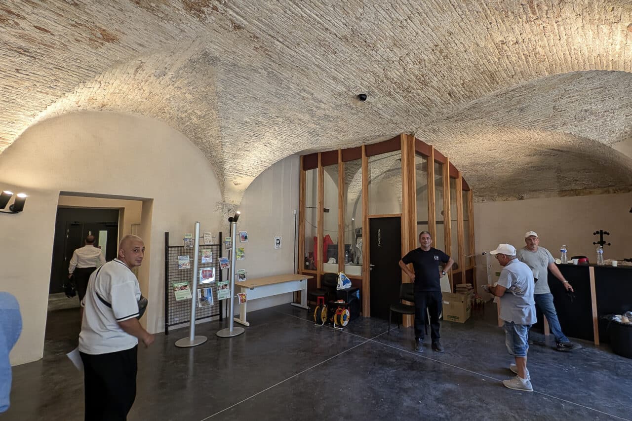 complexe sportif, En images | Belsunce tient enfin son complexe sportif neuf dans un ancien couvent, Made in Marseille
